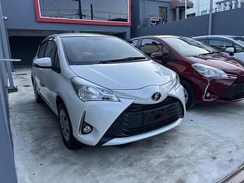 carros - TOYOTA VITZ 2019 LLAVE INTELIGENTE RECIÉN IMPORTADO FULL 
