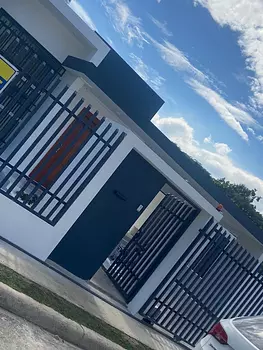casas - Moderna Casa Recién Construida en Cerro Alto, Santiago
