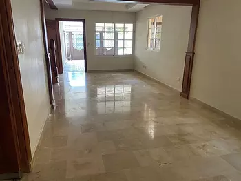 casas - Casa en venta en Colinas del Seminario 

U$S 325,000

4 Dormitorios 
