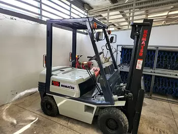 otros vehiculos - Montacarga komatsu 1.5 tonelada recién importado de Japón.