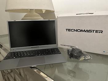 computadoras y laptops - LAPTOP TECNOMASTER RYZEN 5 256gb DE OPORTUNIDAD COMO NUEVA 
