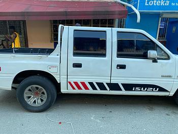 jeepetas y camionetas - Vendo Izusu KB 390k
