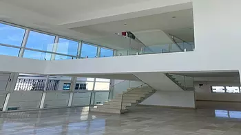 apartamentos - Un apartamento por piso en Serrallés