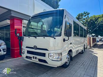 camiones y vehiculos pesados - TOYOTA COASTER 30 PASAJEROS