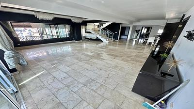 Listing thumbnail