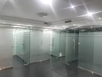 oficinas y locales comerciales - Local para oficinas en plaza comercial, en el mágico sector de Piantini.
