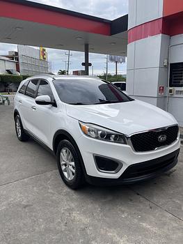 jeepetas y camionetas - Kia sorento Blanca 2016