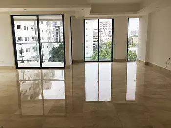 apartamentos - Apartamento en Alquiler en Piantini De Tres Habitaciones Con Linea Blanca Comple