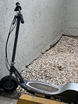 Corotos Patineta eléctrica RAZOR (scooter)