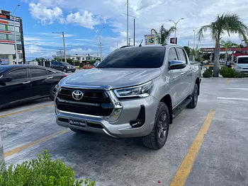 jeepetas y camionetas - Toyota Hilux Limited 2022.
