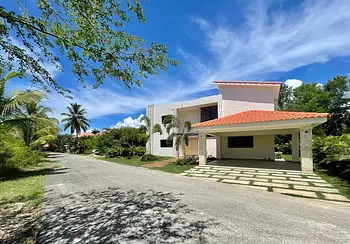 casas vacacionales y villas - IMPRESIONANTE VILLA EN JUANDOLIO METRO COUNTRY CLUB