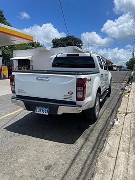 jeepetas y camionetas - camioneta Isuzu full 2019 unico dueño

