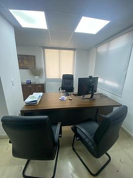 oficinas y locales comerciales - VENDO Oficina en Torre Corporativa, 7mo Piso, Evaristo Morales.  

COD: PD134