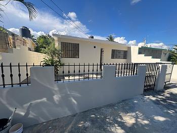 casas - La Romana casa 3 hab amplio patio alquiler y venta
