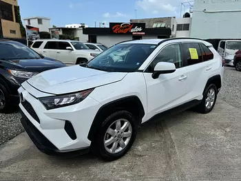 jeepetas y camionetas - Toyota Rav4 LE 2021