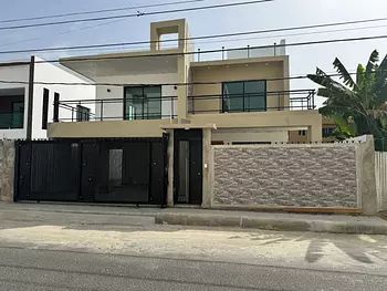 casas - venta de casa de lujo  en la autopista de san isidro Santo Domingo este 