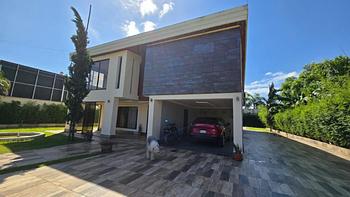 casas - Casa en venta con piscina en Bonao