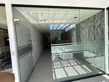 oficinas y locales comerciales - RENTO LOCAL EN PIANTINI PLAZA COMERCIAL A PIE DE CALLE