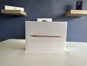 computadoras y laptops - Vendo MacBook Air 2020 M1 Apple Chip / 256GB / 8GB RAM - Nueva $ 53,500 NEG