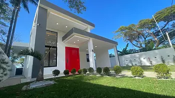 casas - CASA EN VENTA EN SANTIAGO DE LOS CABALLEROS EN RESIDENCIAL CERRADO 