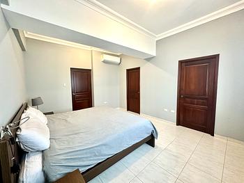 apartamentos - Piantini-Amplio Apartamento en Alquiler Amueblado 