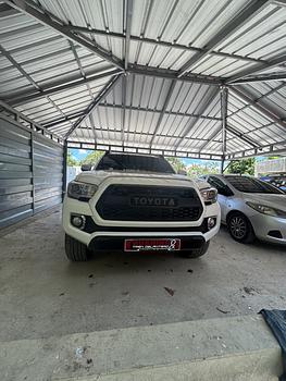 jeepetas y camionetas - Toyota Tacoma 2017
