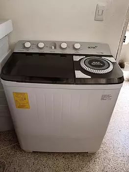 electrodomesticos - Lavadora semi automáticamente
33lbsMarca acros Poco tiempo de uso
