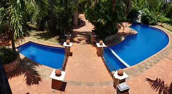 casas vacacionales y villas - Villa con Piscina en Boca Chica 