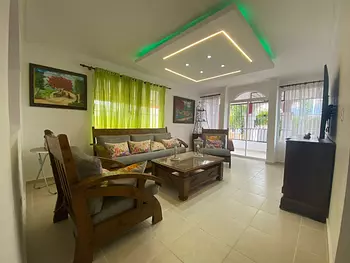 casas - Amplia Casa 2 Niveles en Venta en Jardines del Norte