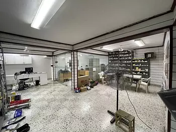 oficinas y locales comerciales - Local con Nave 1,000 mts Ens. Quisqueya 