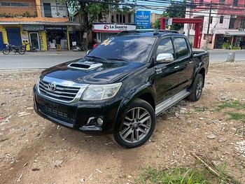 jeepetas y camionetas - 2014 Toyota Hilux SRV Excelente condiciones 