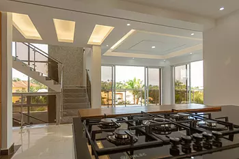 casas - Preciosa Casa de 3 Niveles Estilo Villa en Puerto Plata 