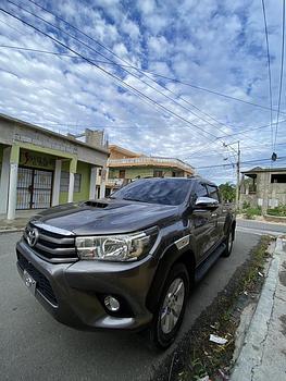 jeepetas y camionetas - .	Hilux 2017 4x4 Turbo Diesel – Excelente Condición